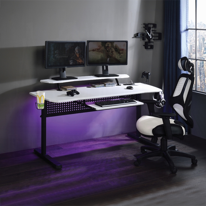 Vildre Gaming Desk W/USB - Image 9